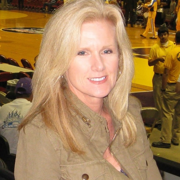 Meet your Posher, Patti - Picture 1 of 1